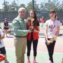 Rektör Prof. Dr. Naci Gündoğan Tenis sporcusuyla beraber 