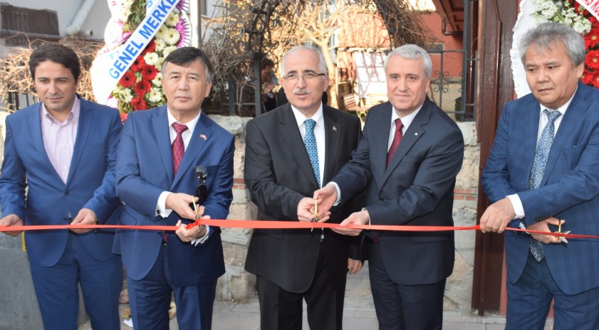 Anadolu Üniversitesi Türk Dünyası Uygulama ve Araştırma Merkezi binası açıldı