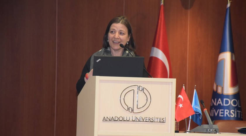 "Otizm Spektrum Bozukluğu Alanında Kanıta Dayalı Uygulamalar" konferansı gerçekleştirildi