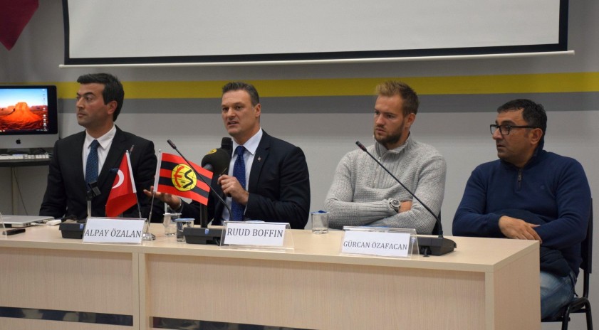 Alpay Özalan ve Ruud Boffin ile "Futbola Dair"