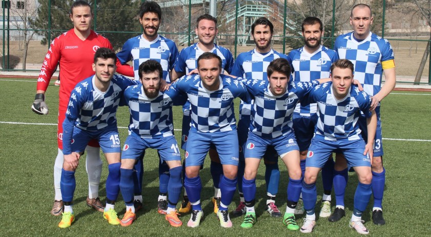 Anadolu Üniversitesi futbol ve voleybol bayan takımları şampiyon oldu