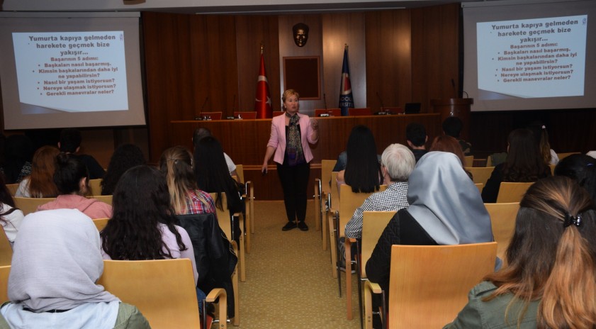 Anadolu Üniversitesi’nde "Zaman Yönetimi" konuşuldu