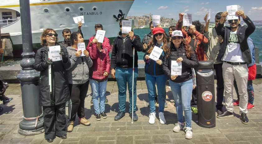 Anadolu Üniversitesi Açıköğretim Sistemi Görme ve İşitme Engelliler Türk Halk Müziği Topluluğu İstanbul'a gezi düzenledi