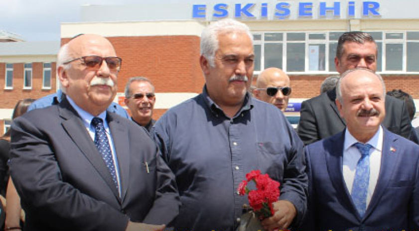 Belçika’dan Eskişehir’e gelen 10 bininci yolcuya sürpriz karşılama