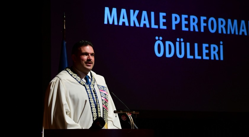 Anadolu Üniversitesi “Makale Performans Ödülleri” sahiplerini buldu