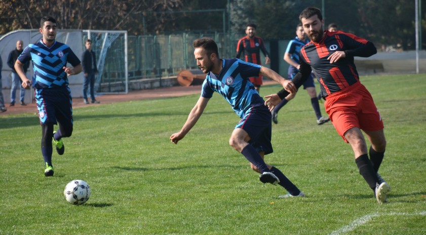 Öğrenci Futbol 2. Ligi’nin ilk kazananı Eczacılık Fakültesi oldu