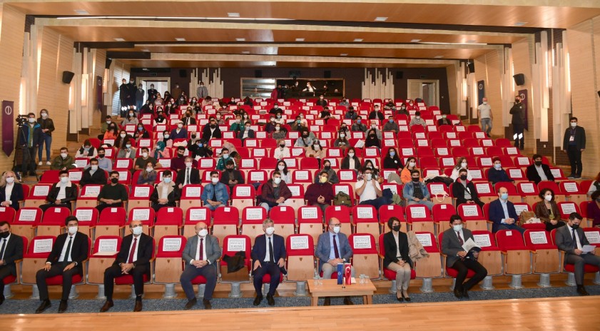 Anadolu Üniversitesi uluslararası öğrencileriyle Oryantasyon Toplantısı’nda buluştu