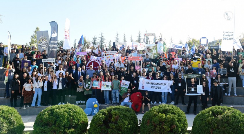 Üniversitemizde Öğrenci Kulüpleri Şenliği coşkusu