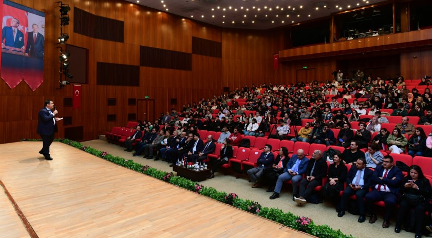 T.C. Dışişleri Bakan Yardımcısı Kaymakcı öğrencilerimizle buluştu