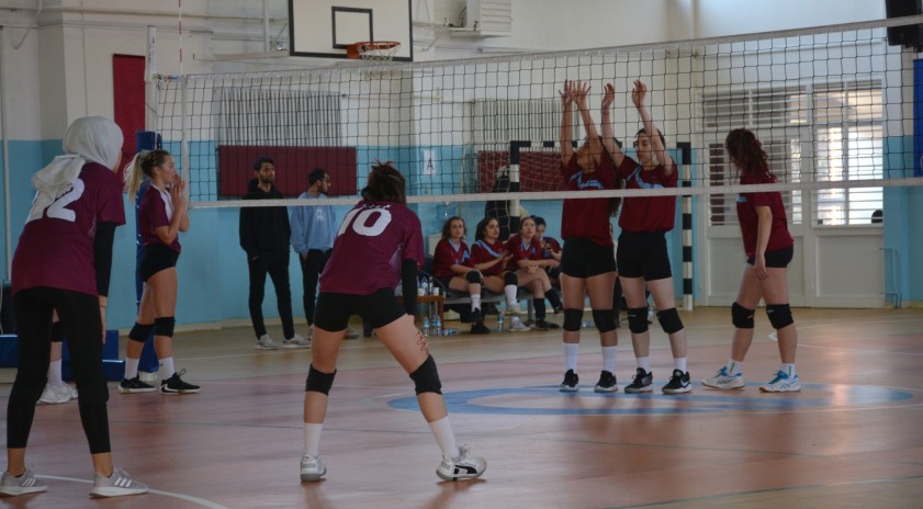 Voleybol turnuvasında finalistler belli oldu