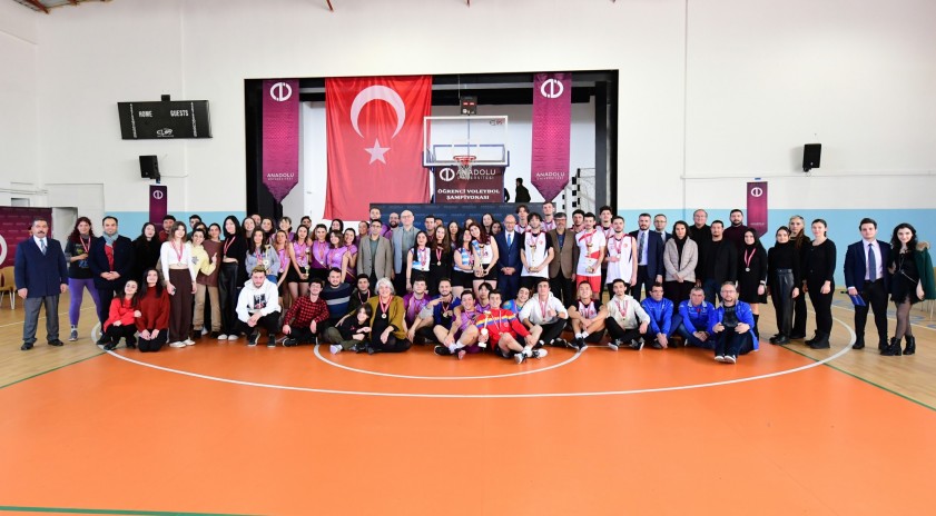 Voleybol turnuvasında şampiyonlar belli oldu