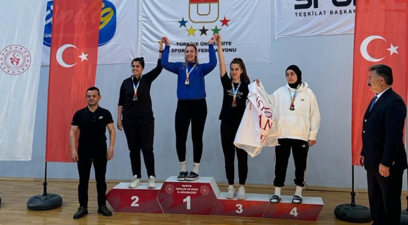 Anadolu Üniversiteli sporcudan altın madalya