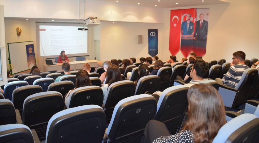 Hukuk Akademisi Kulübü’nden “Yüz Yıllık Cumhuriyet Tarihinde Hukukun Yeri” konferansı