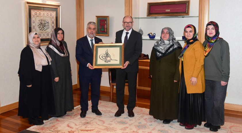 Eskişehir Diyanet Vakfı Kadın Kolları ve İl Müftüsünden Rektör Erdal’a ziyaret