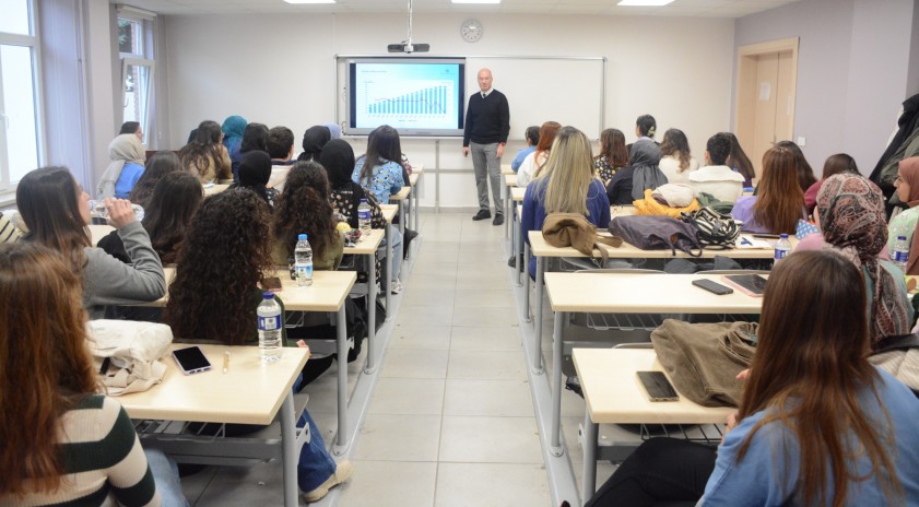 Sağlık Bilimleri Fakültesinde “Yaşlılığı Anlamak” semineri gerçekleştirildi