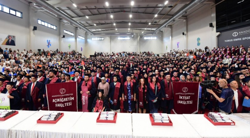 Dünyanın dört bir yanındaki Açıköğretim Sistemi mezunları coşkuyla buluştu