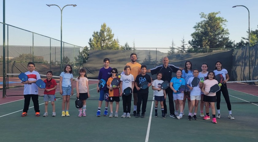 Pickleball ve Badminton kursları yoğun ilgi ile başladı