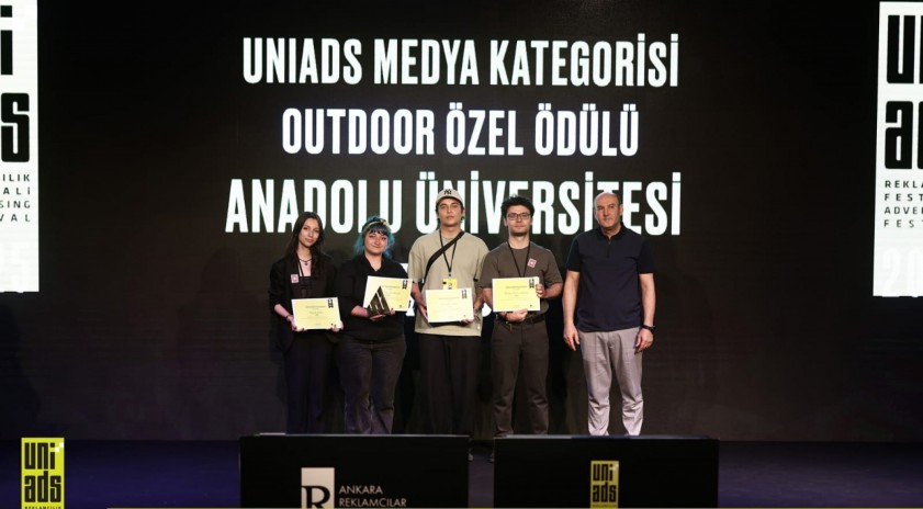 Anadolu Üniversitesi öğrencilerine “UNIADS 2025”ten ödül
