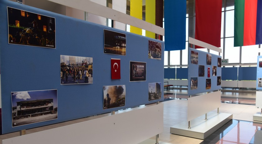Anadolu Üniversitesi’nden “15 Temmuz Demokrasi ve Milli Birlik Günü” fotoğraf sergisi