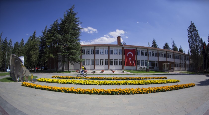 Hukuk Fakültemiz Türk Adalet Sistemine Nitelikli Mezunlar Kazandırıyor
