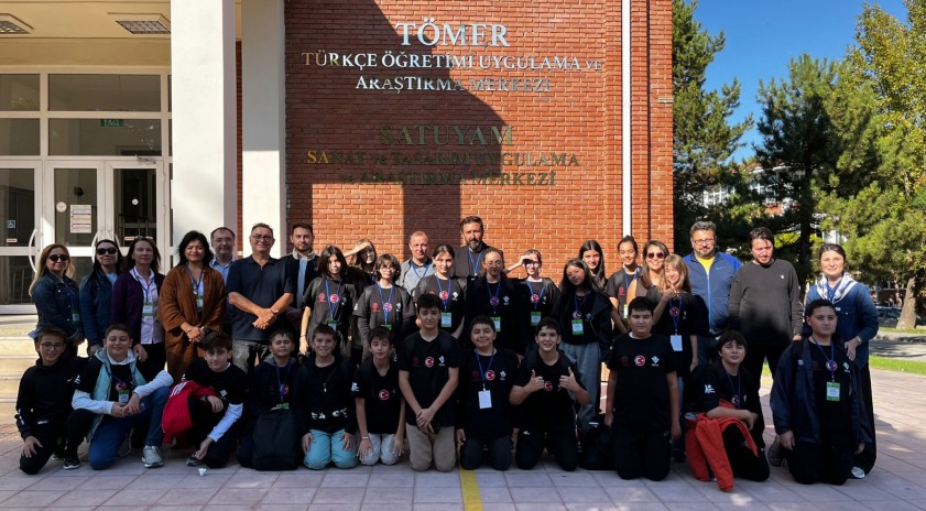 Anadolu Üniversitesi TÜBİTAK 4004 projesi kapsamında ortaokul öğrencilerini ağırladı