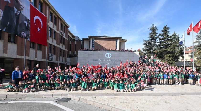 İÇEM ve Mustafa Kemal İlköğretim Okulu’ndan 29 Ekim Cumhuriyet Bayramı Korteji