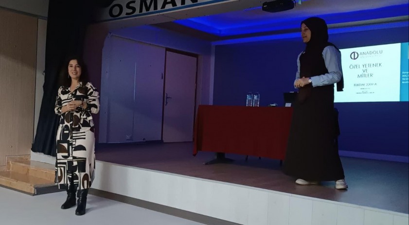 Eğitim Fakültesi öğrencisi TÜBİTAK projesini Osmangazi İlkokulunda sundu