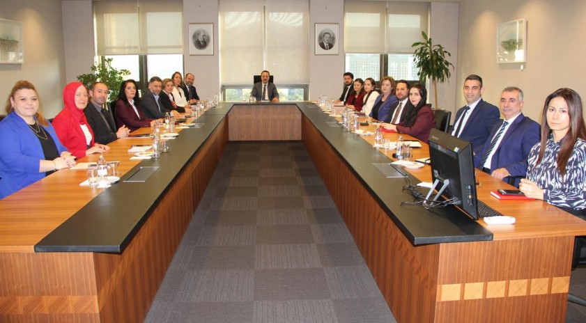 Anadolu &Uuml;niversitesi ev sahipliğinde &ldquo;Y&uuml;ksek&ouml;ğretimde V. İnsan Kaynakları Y&ouml;netimi &Ccedil;alıştayı&rdquo;nın sonu&ccedil; raporu toplantısı ger&ccedil;ekleştirildi