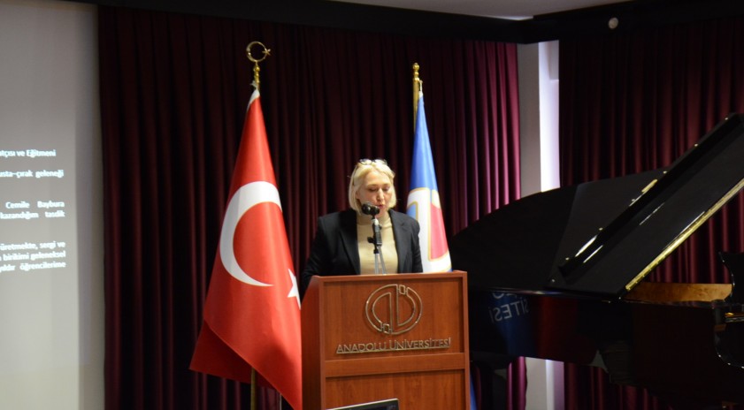 T&Uuml;DAM&rsquo;dan &ldquo;Asırlık Zarafetin Sanatı: Tezhip&rdquo; s&ouml;yleşisi