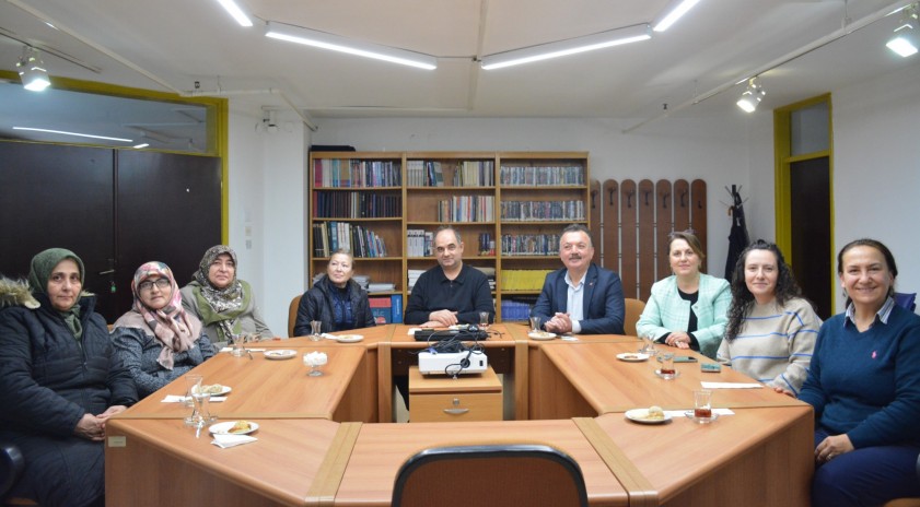 Anadolu &Uuml;niversitesi K&uuml;t&uuml;phanesinde Saray&ouml;n&uuml; Mahallesi&rsquo;nden Anlamlı Ziyaret
