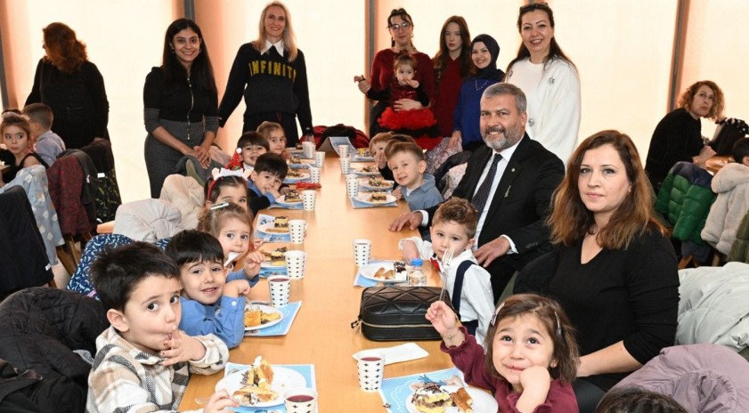 Prof. Dr. Yusuf Adıg&uuml;zel, Kreş ve G&uuml;nd&uuml;z Bakımevi&rsquo;nin &ldquo;Bir Yaş Daha B&uuml;y&uuml;yorum&rdquo; etkinliğine katıldı