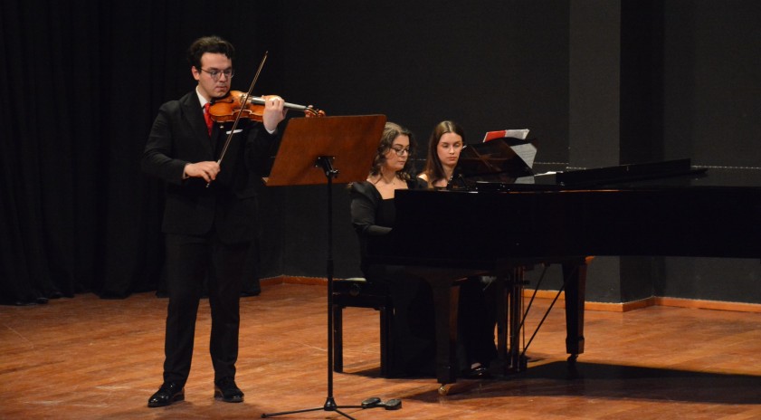 Konservatuvar &ouml;ğrencilerinden Keman ve Piyano Resitali