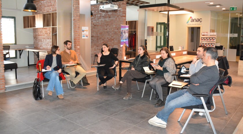 Fikirlerin projeye d&ouml;n&uuml;ş&uuml;m s&uuml;reci masaya yatırıldı