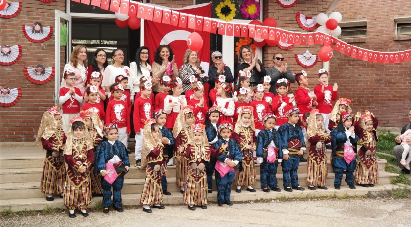 İ&Ccedil;EM &ouml;ğrencilerinden 23 Nisan coşkusu