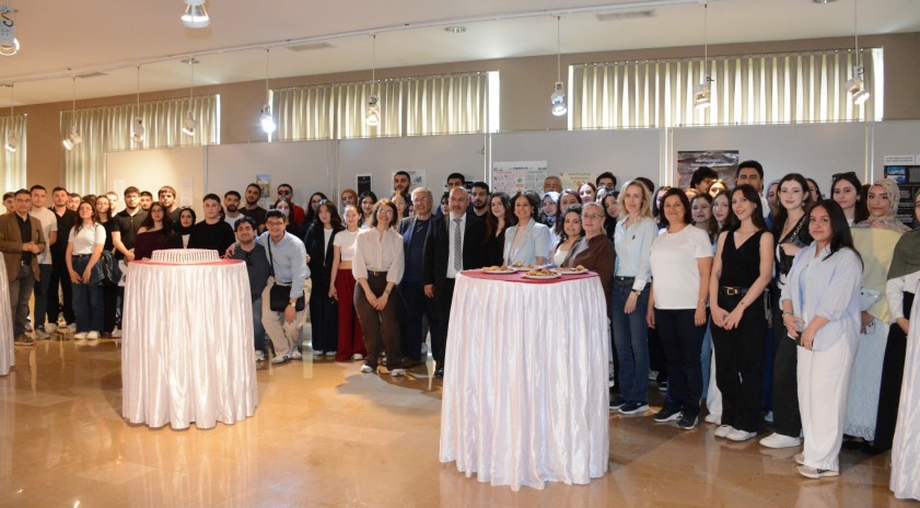 Maliye &ouml;ğrencilerinin yaratıcı &ccedil;alışmaları sergilendi