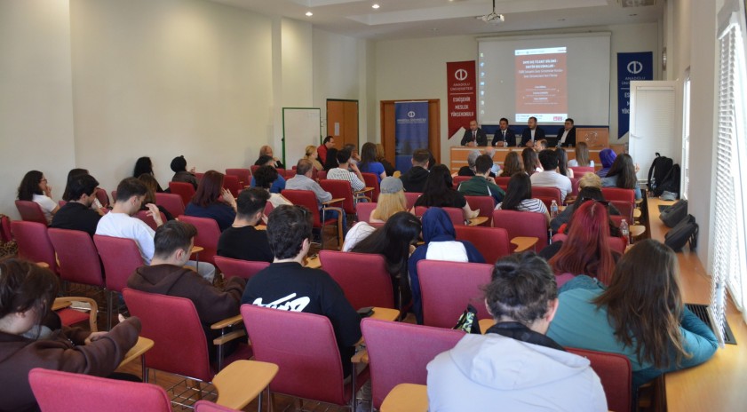 Gen&ccedil; girişimciler iş d&uuml;nyasının temsilcileriyle buluştu