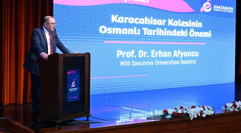 Eskişehir Sempozyumu ikinci g&uuml;n oturumlarıyla akademi, tarih ve sanayiye ışık tuttu