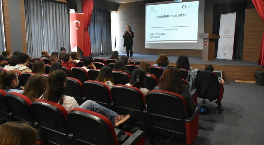 ESGES kapsamında &ouml;ğrencilere etkili sunum teknikleri eğitimi