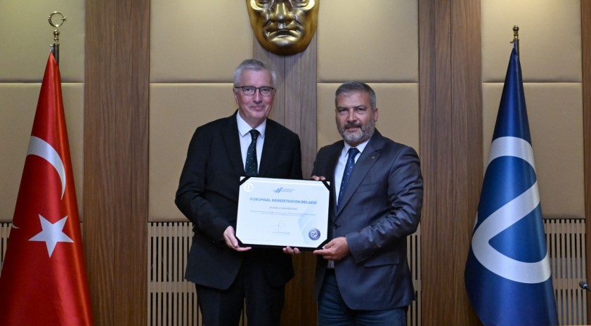 Anadolu &Uuml;niversitesinin kalite odaklı eğitim anlayışı tescillendi