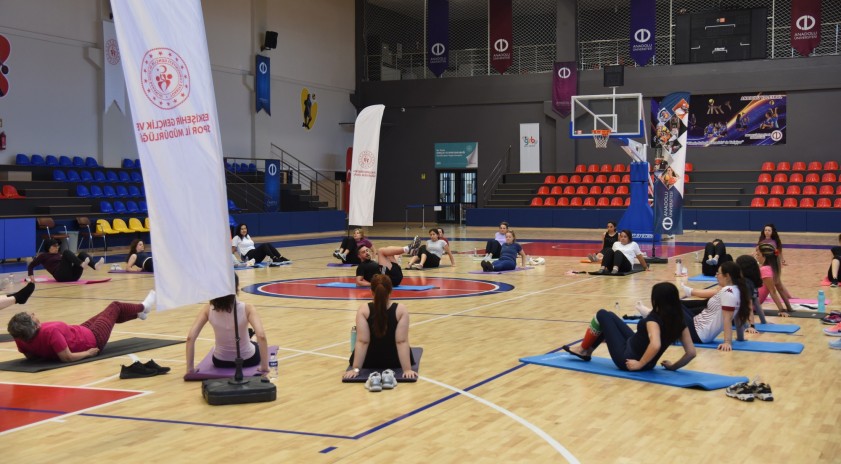 Anadolu &Uuml;niversitesinde sağlıklı yaşam i&ccedil;in pilates eğitimleri