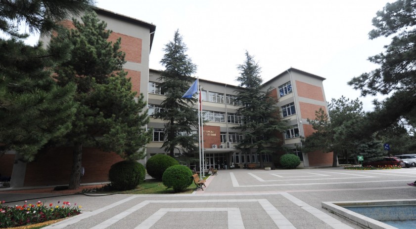 Eczacılık Fak&uuml;ltesi k&ouml;kl&uuml; birikimiyle geleceğin eczacılarını yetiştiriyor